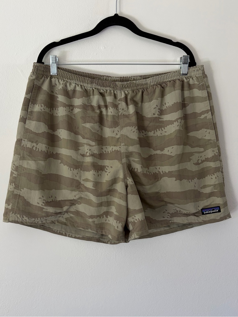 Patagonia Men’s Baggies 5” Shorts Camo Swim Trunks Mesh Lined Size XL